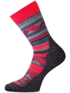 WLI MERINO TREKKING LASTING vlněné, středně silné ponožky, červená